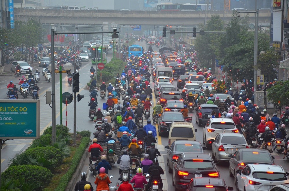 Không cần đề xuất, các phương tiện vẫn ùn ùn đi vào làn BRT